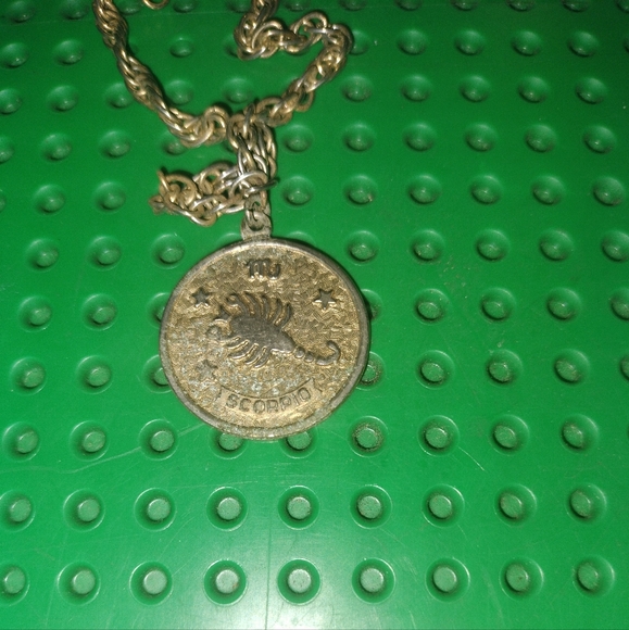 SCORPIO PENDANT BY SARAH COVENTRY ON A FAUX GOLD CHAIN - Picture 7 of 7